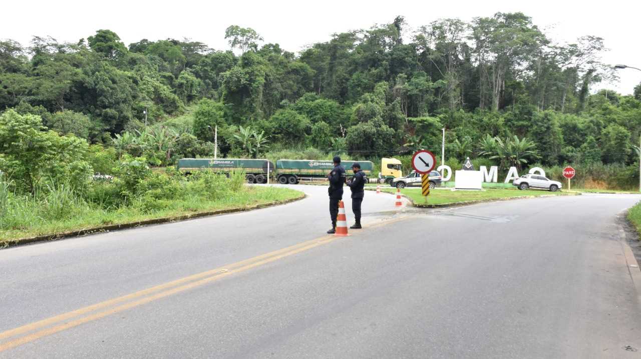 Camacã: Prefeito Paulo do Gás acompanha mais uma etapa da instalação do Portal na entrada da cidade
